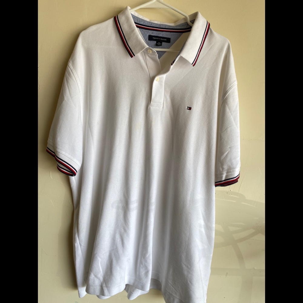 Men’s white Tommy Hilfiger polo shirt. 2XL. EUC.